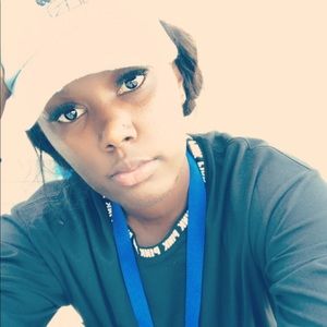 Meet your Posher, Desiree